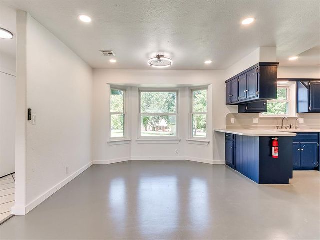 10820 Blue Fox Drive, Edmond, OK 73025