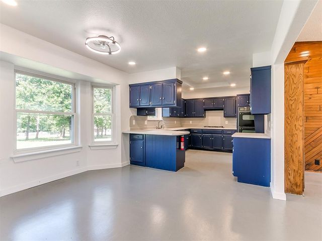 10820 Blue Fox Drive, Edmond, OK 73025