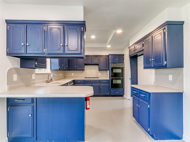 10820 Blue Fox Drive, Edmond, OK 73025