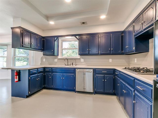 10820 Blue Fox Drive, Edmond, OK 73025