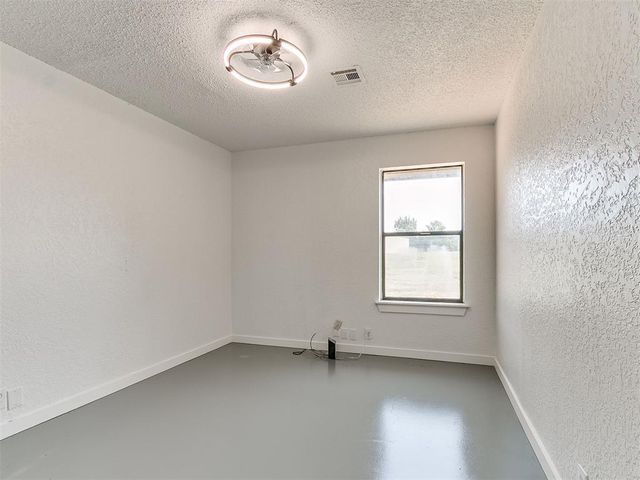 10820 Blue Fox Drive, Edmond, OK 73025