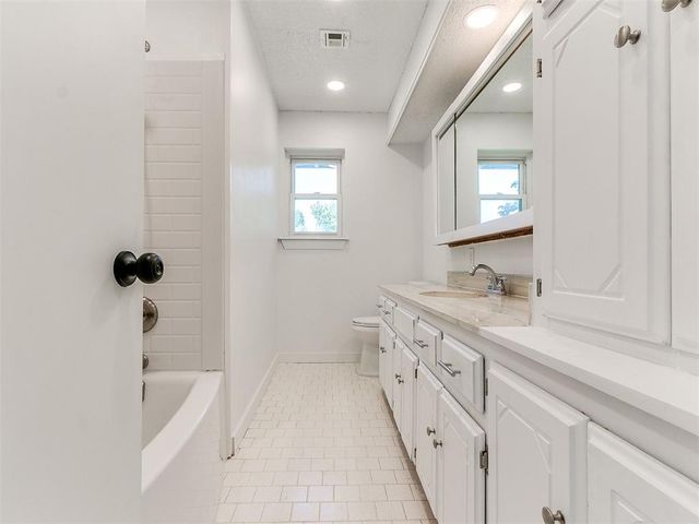 10820 Blue Fox Drive, Edmond, OK 73025