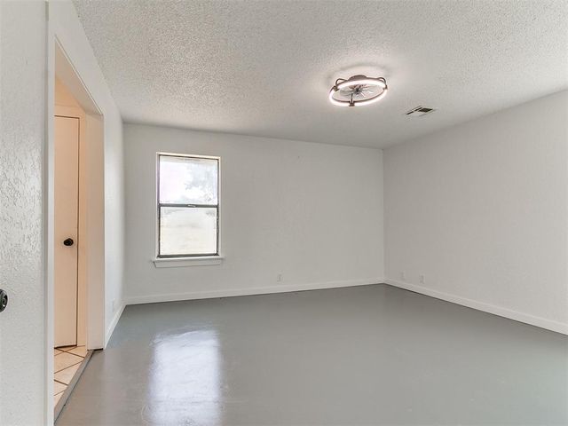 10820 Blue Fox Drive, Edmond, OK 73025