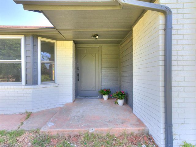 10820 Blue Fox Drive, Edmond, OK 73025