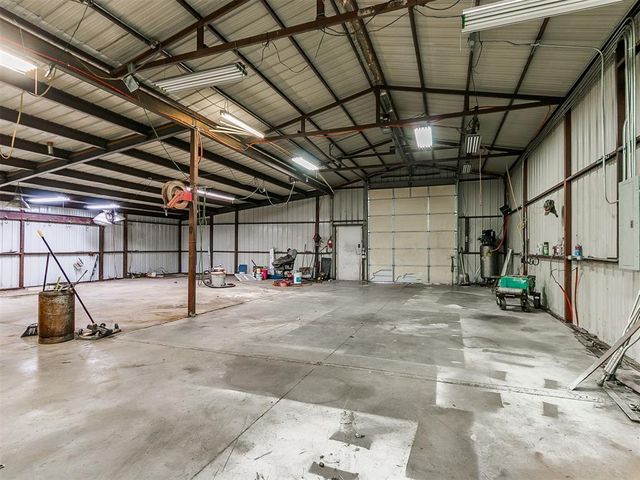 10820 Blue Fox Drive, Edmond, OK 73025