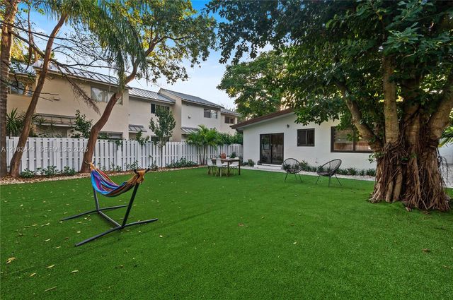 2917 Center St -, Miami, FL 33133