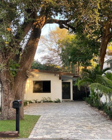 2917 Center St -, Miami, FL 33133