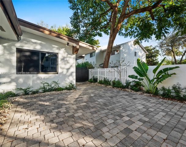 2917 Center St -, Miami, FL 33133