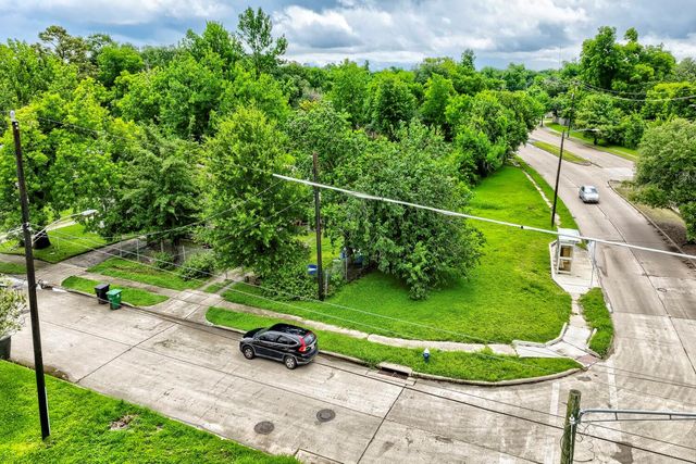 4313 Collingsworth Street, Houston, TX 77026