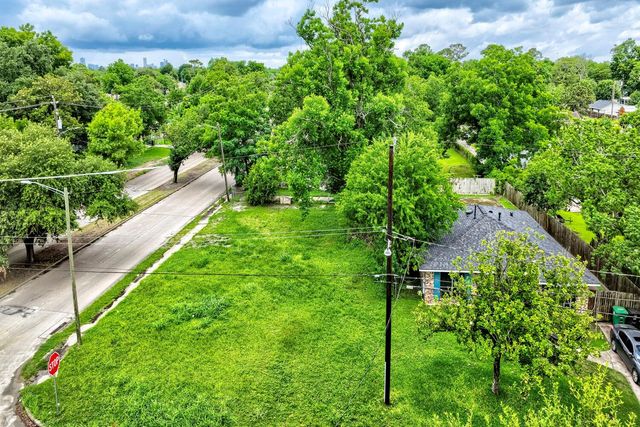 4313 Collingsworth Street, Houston, TX 77026