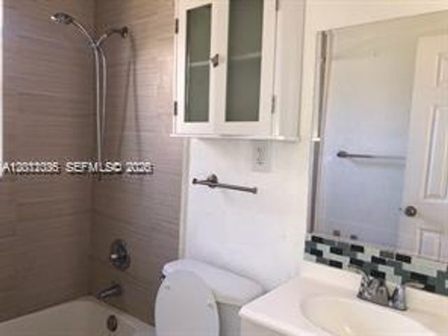 4121 SW 26th St, West Park, FL 33023