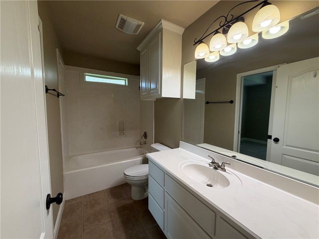 413 COLD SPRING Drive, College Station, TX 77845