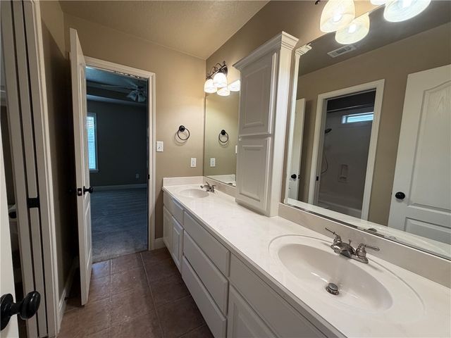413 COLD SPRING Drive, College Station, TX 77845