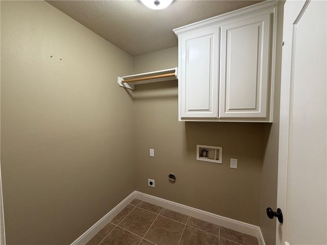 413 COLD SPRING Drive, College Station, TX 77845