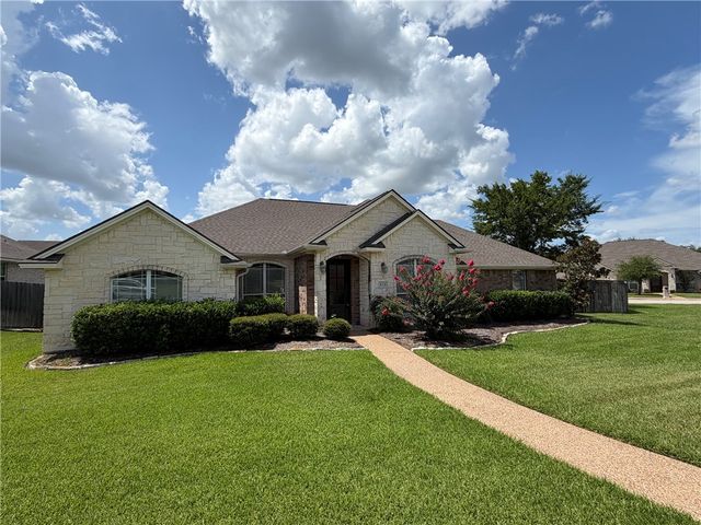 413 COLD SPRING Drive, College Station, TX 77845