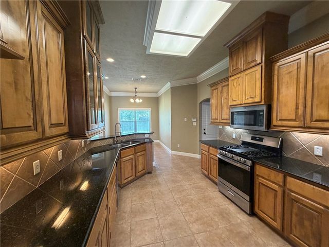 413 COLD SPRING Drive, College Station, TX 77845
