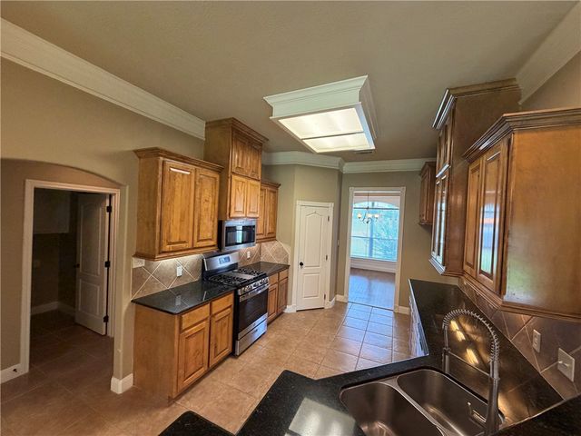 413 COLD SPRING Drive, College Station, TX 77845