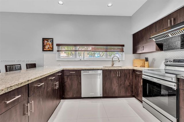 10301 Panama Street, Cooper City, FL 33026