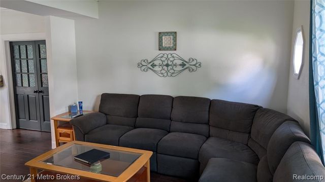 301 Mill Street, Flushing, MI 48433