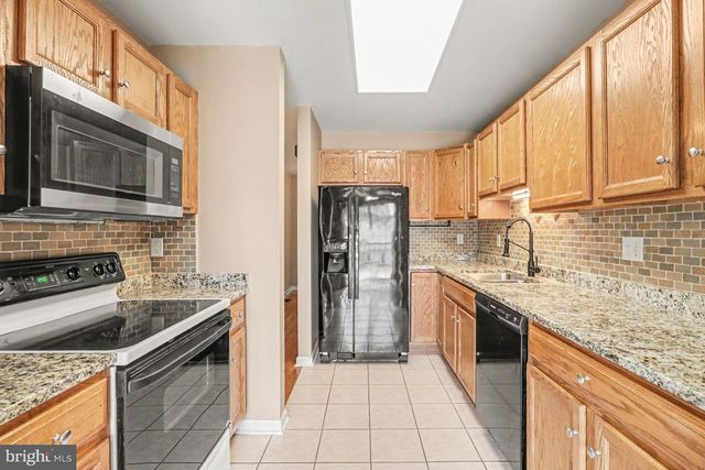 203 SILVER LEAF RDG RDG, Harrisburg, PA 17110