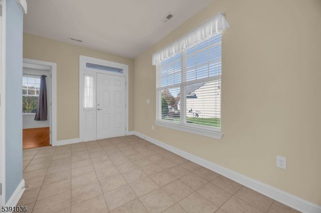 87 Schindler Ct, Franklin Twp., NJ 08873