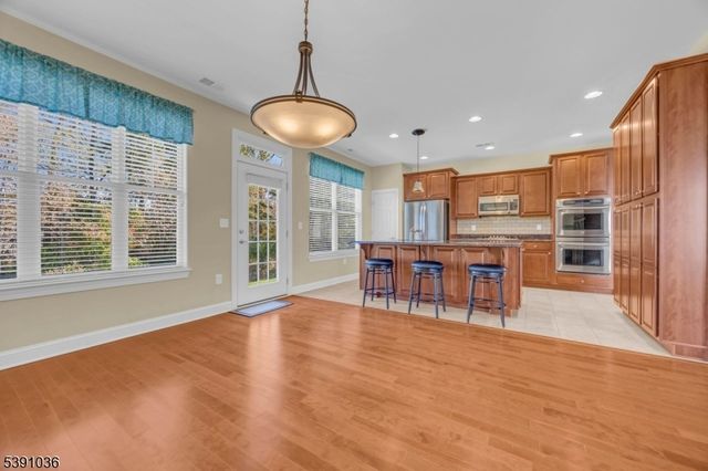 87 Schindler Ct, Franklin Twp., NJ 08873