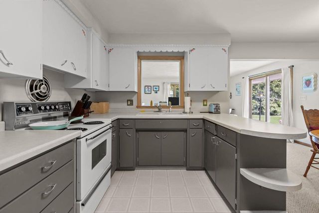 1218 W BREWSTER STREET, Appleton, WI 54914