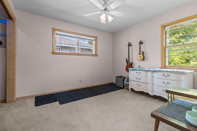 1218 W BREWSTER STREET, Appleton, WI 54914