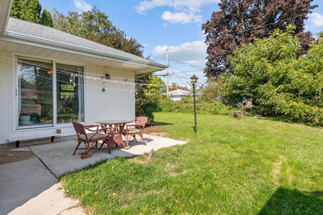 1218 W BREWSTER STREET, Appleton, WI 54914