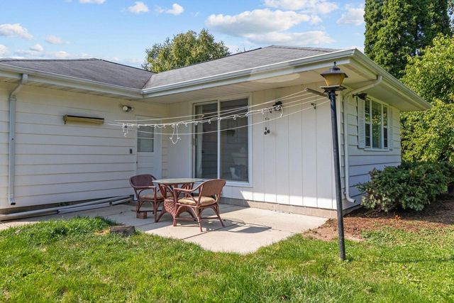 1218 W BREWSTER STREET, Appleton, WI 54914