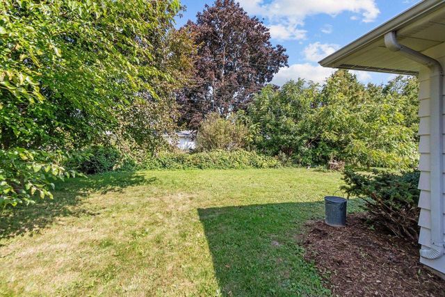 1218 W BREWSTER STREET, Appleton, WI 54914