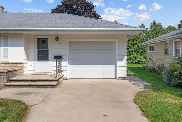 1218 W BREWSTER STREET, Appleton, WI 54914
