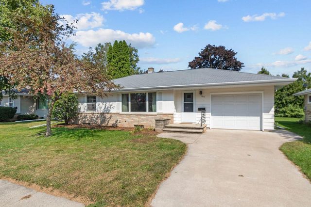 1218 W BREWSTER STREET, Appleton, WI 54914