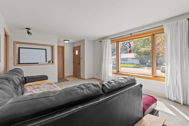 1218 W BREWSTER STREET, Appleton, WI 54914