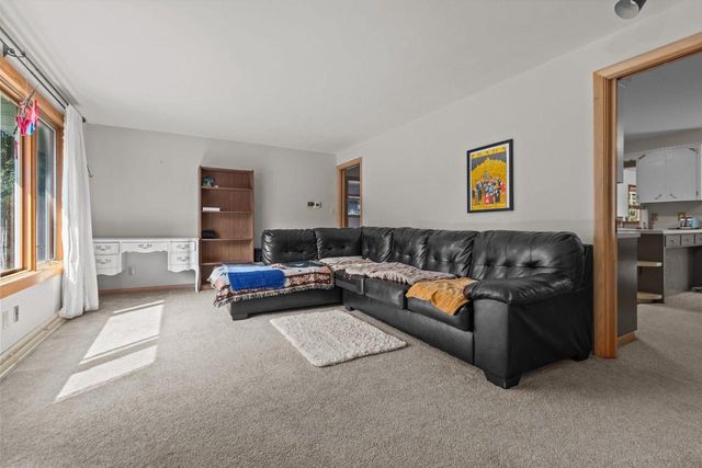 1218 W BREWSTER STREET, Appleton, WI 54914