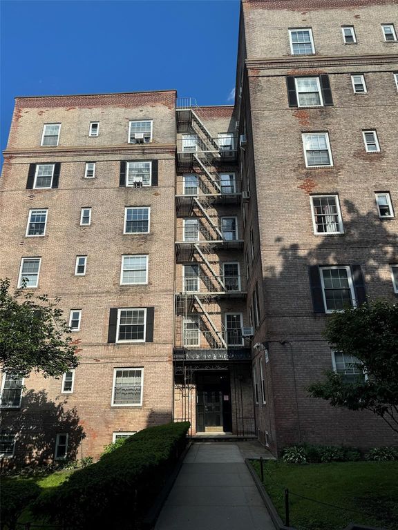 56-05 31st Avenue I5C, Woodside, NY 11377