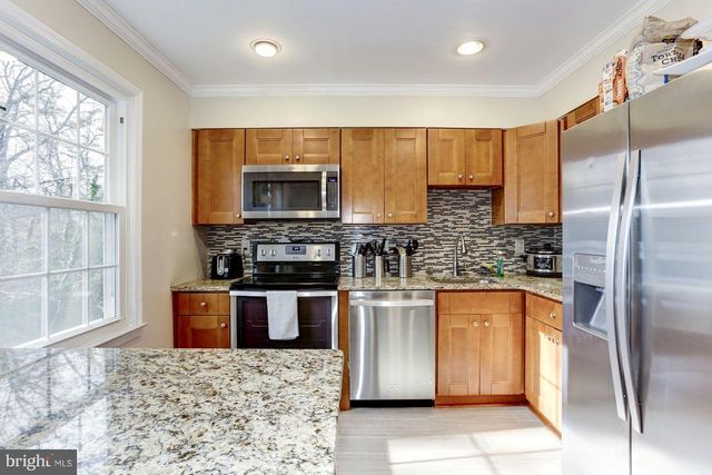 6069 CROWN ROYAL CIR, Alexandria, VA 22310