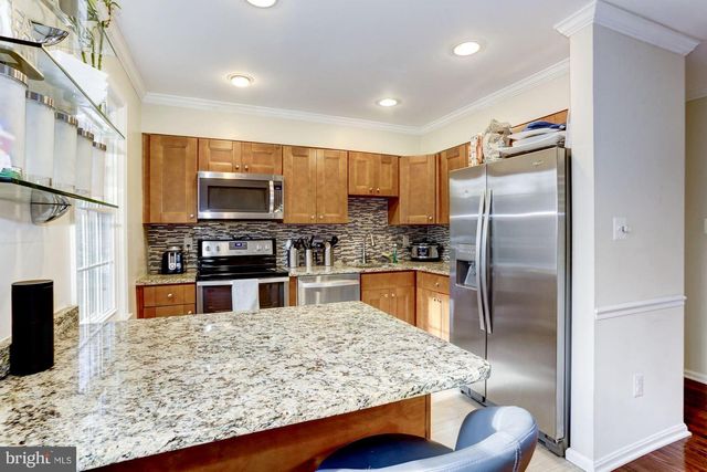 6069 CROWN ROYAL CIR, Alexandria, VA 22310