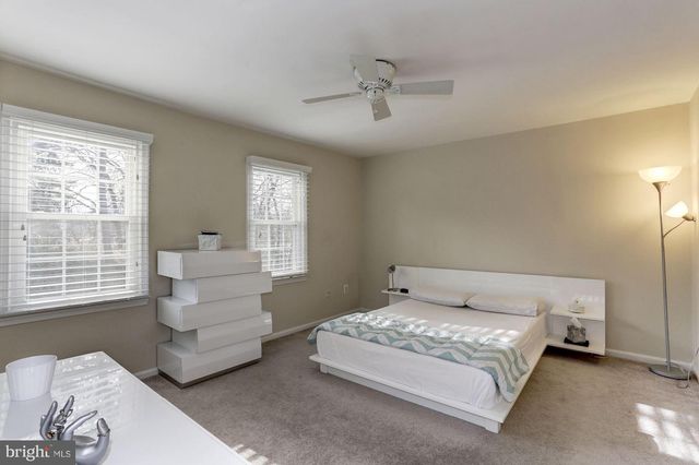 6069 CROWN ROYAL CIR, Alexandria, VA 22310