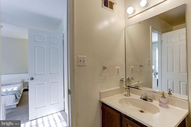 6069 CROWN ROYAL CIR, Alexandria, VA 22310