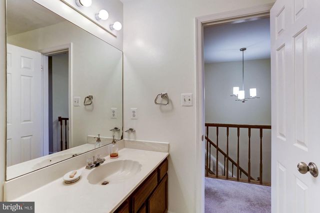 6069 CROWN ROYAL CIR, Alexandria, VA 22310