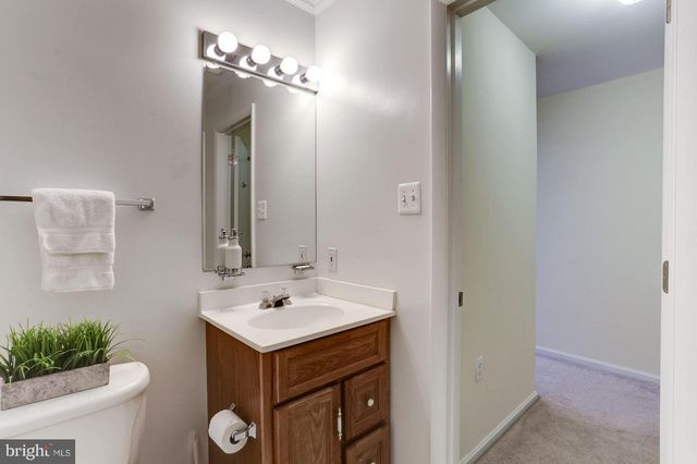 6069 CROWN ROYAL CIR, Alexandria, VA 22310