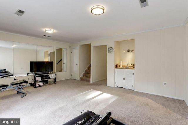 6069 CROWN ROYAL CIR, Alexandria, VA 22310