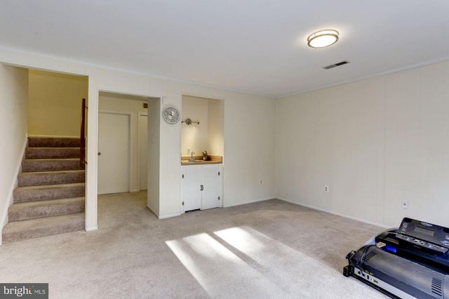 6069 CROWN ROYAL CIR, Alexandria, VA 22310