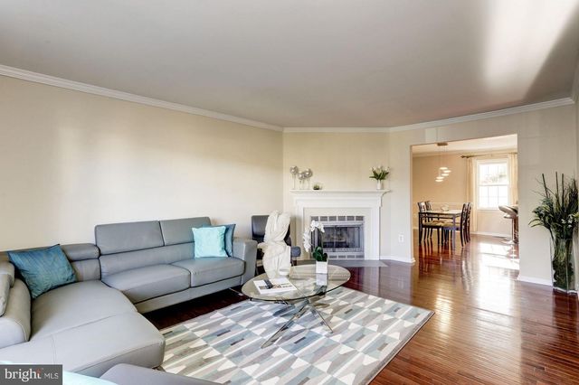 6069 CROWN ROYAL CIR, Alexandria, VA 22310