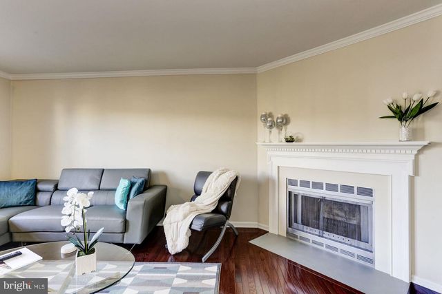 6069 CROWN ROYAL CIR, Alexandria, VA 22310