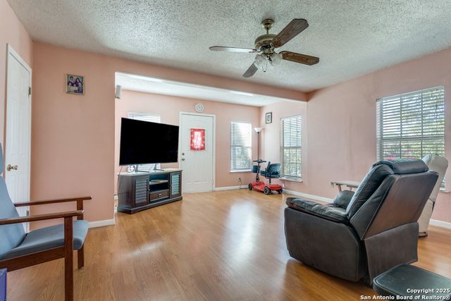 329 Rayburn, San Antonio, TX 78221