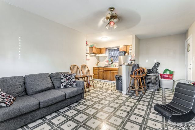 329 Rayburn, San Antonio, TX 78221