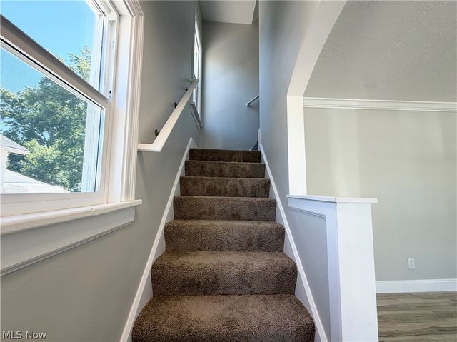 157 Fairlawn Avenue, Elyria, OH 44035