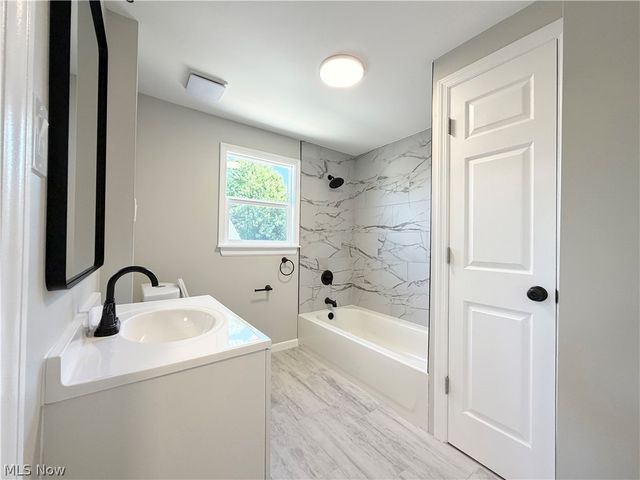 157 Fairlawn Avenue, Elyria, OH 44035